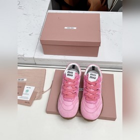 Miu Miu 春夏新款走秀MiuMiu 德訓 休閑鞋 秀場工藝來自Miu Mi