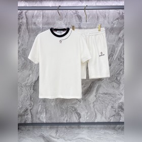 蒙口 2026春夏最新款，男女同款，經典設計短袖T恤短褲套裝，微擴版型，定制空氣