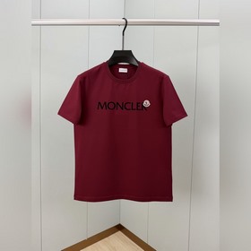 Moncler.蒙口 春夏經典系列款字母植絨印花标識短袖T恤，正面字母由植絨工藝