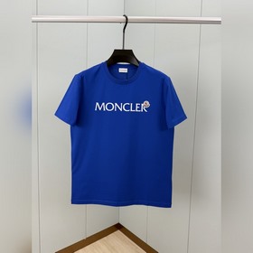 Moncler.蒙口 春夏經典系列款字母植絨印花标識短袖T恤，正面字母由植絨工藝