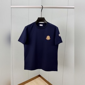 Moncler.蒙口 SS26春夏新品Mon Duck刺繡标識短袖T恤，正面胸前
