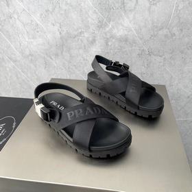 編碼：YS002535 Prada，普拉達 男士新款厚底交叉涼鞋 交叉型帶徽标涼