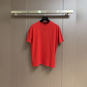 PRADA 三角徽标圓領短袖T恤，純棉質平紋面料，采用12支精棉平紋針織面料，克