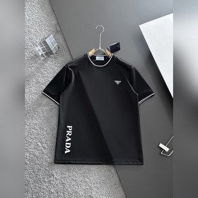 普拉達 PRADA VIP高級定制！ 2026春夏季新款短袖。這款T恤是夏季男裝
