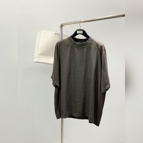 PRADA 普拉達，2026初夏最新品，專櫃同步有售，時尚休閑圓領短袖T恤，進口