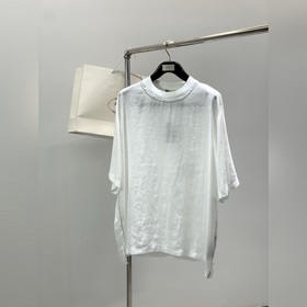 PRADA 普拉達，2026初夏最新品，專櫃同步有售，時尚休閑圓領短袖T恤，進口