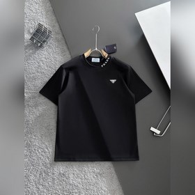 普拉達 PRADA VIP高級定制！ 2026春夏季新款短袖。這款T恤是夏季男裝