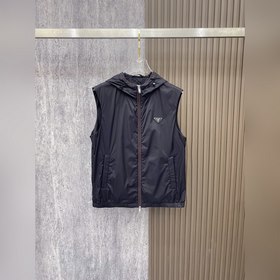 Prada 普拉達馬甲 2026ss春季新款馬甲夾克外套最新設計款 秀場新品 品