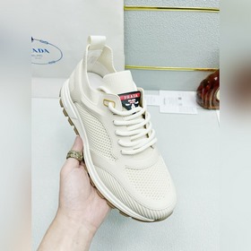 超輕 [PRADA]普拉達今年最新火爆上市！ 專櫃同步1：1複制！ 單獨開模，