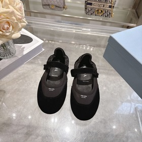 PRADA#普拉達 走秀款輕便薄底新款馬麗珍休閑鞋 大底開模TPU 不做橡膠！