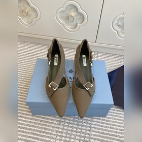 Prada 普拉達·走秀款·中空皮帶扣尖頭單鞋 咱家的大幂幂穿過的秀款高跟鞋！