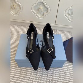 Prada 普拉達·走秀款·中空皮帶扣尖頭單鞋 咱家的大幂幂穿過的秀款高跟鞋！