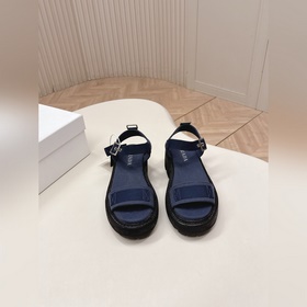 高版本 Prada 普拉達2026春夏新款涼鞋系列 羅馬厚底涼鞋 最新走秀款，經