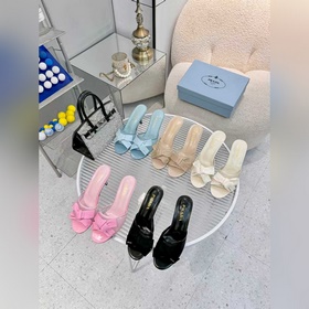 Prada 2027官網更新版面上新，碼數：35-43
