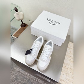 厚底運動鞋 側logo 後空鞋 高端精品 普拉達 米白PRADA 大底手工串線