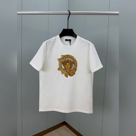 Versace.範思哲 SS26春夏新品Acanthus Buckle刺繡短袖T