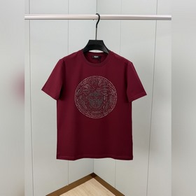 Versace.範思哲 SS26春夏新品Medusa水晶綴飾短袖T恤，正面胸前美