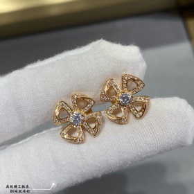 b924寶格麗高級精工詠綻耳釘，搭配原版飛碟耳塞，寶格麗新出的一款詠綻之花 寓意
