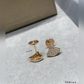 b922寶格麗高級迷你滿鑽扇形裙子耳釘 高端定制火爆專櫃耳釘 原版logo 好