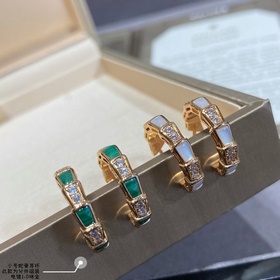 b905寶格麗精工小號 貝殼蛇骨耳環，BVLGARI經典重現 細膩妖娆的線條設計