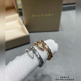 b6028 V金材質 高級版。碼數5678。寶格麗窄版單圈頭尾鑽蛇戒指 ，真香系