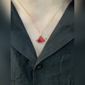 b1221高級精工版。寶格麗經典款中號扇形小裙子項鍊 高級原版扣 原版刻字 美膩