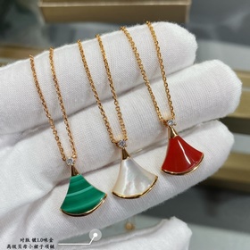 b028V金材質 高級精工版。寶格麗經典款扇形小裙子項鍊 高級原版扣 原版刻字