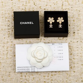 [香奈兒 CHANEL 金色花朵吊雙C耳釘] 26C早春最新款！最愛的Vint