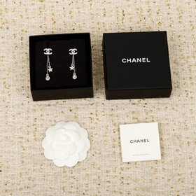 金色 銀色[香奈兒 CHANEL 雙C流蘇吊五角星水滴耳環]26C早春最新款！