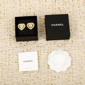 [香奈兒 CHANEL 愛心圍鑽耳釘] 26秋冬最新款！最愛的Vintage