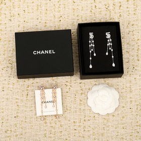 [chanel新款N 5耳環]Eternal N 5系列為了向5號香水的百年傳奇