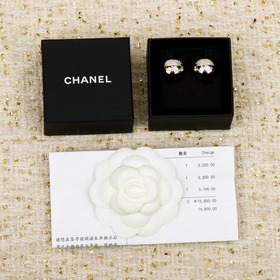 金色，銀色[香奈兒 CHANEL 26C半圓球雙c耳釘]26C早春最新款，最新