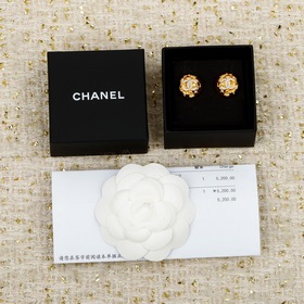 [香奈兒 CHANEL 半圓球雙C耳釘] 26C早春最新款！最愛的Vintag