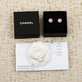 [香奈兒 CHANEL 糖果粉色紐扣雙c耳釘]26C早春最新款 超級嫩的蜜桃粉