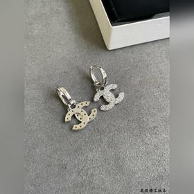 CH7119 2 5 厚實版 香奈兒經典雙C耳環，熱銷款 閃亮亮的進口锆石折射出