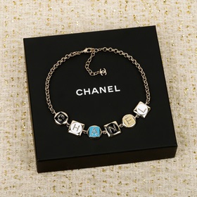 [香奈兒 CHANEL 26C方塊圓形choker字母項鍊]26C早春最新款，