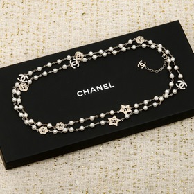 [香奈兒 CHANEL 紐扣花朵珍珠毛衣鍊]重磅推薦！萬年經典款，這一季的設計