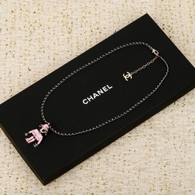 [香奈兒 CHANEL 粉色機器人 穿皮毛衣鍊]巨巨巨 爆款 25B最新款 超