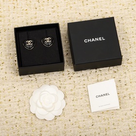 [香奈兒 CHANEL 22k小號愛心羊皮胸針][哇][哇]必入神物，不買真心