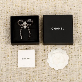250431[我們出品][香奈兒 CHANEL 黑皮蝴蝶結胸針]26秋冬最新系