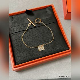 a108愛馬仕單鉚釘滿鑽手鍊，精工版 衆多網紅女神愛戴 原版字印，非常精緻，非常