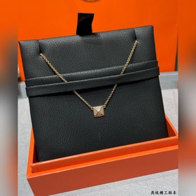 a021愛馬仕單鉚釘滿鑽項鍊，精工版 衆多網紅女神愛戴 原版字印，小巧可愛又非常