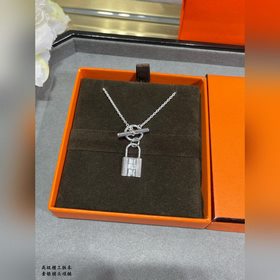 高級精工版 愛馬仕原版素銀鎖頭項鍊 925 材質真心好看百搭，這條愛馬仕新款項鍊