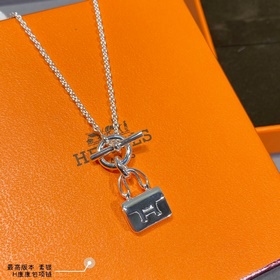 a0079 2 5 愛馬仕原版 凱蒂 素銀包包項鍊。925 材質真心好看百搭，