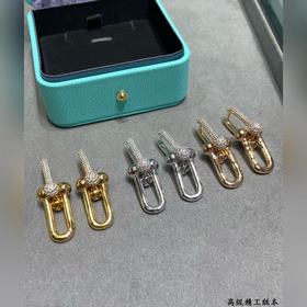T935V金材質 Tiffany蒂芙尼any蒂芙尼雙環帶鑽馬蹄扣耳環，可鹽可甜，