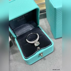 T8109 2 5 進口高碳鑽 碼數：5678。蒂芙尼半壁江山六爪1克拉戒指 ，