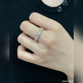 K991(碼數5678) 蒂芙尼經典款細版交叉分色戒指 呈現 優雅中帶着甜美的一