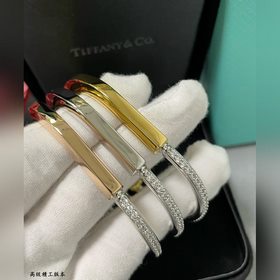 T835碼數：16.17。Tiffany 蒂芙尼lock分色半鑽鎖頭手镯 Tif