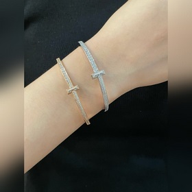 T0811蒂芙尼T1滿鑽手镯，手工鑲嵌鑽，360度全方面手工抛光，正面的棱角保留
