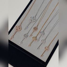 T家鑰匙應該是每個女孩都繞不開的一條項鍊了，被譽為 最美蒂芙尼鑰匙 的維多利亞系